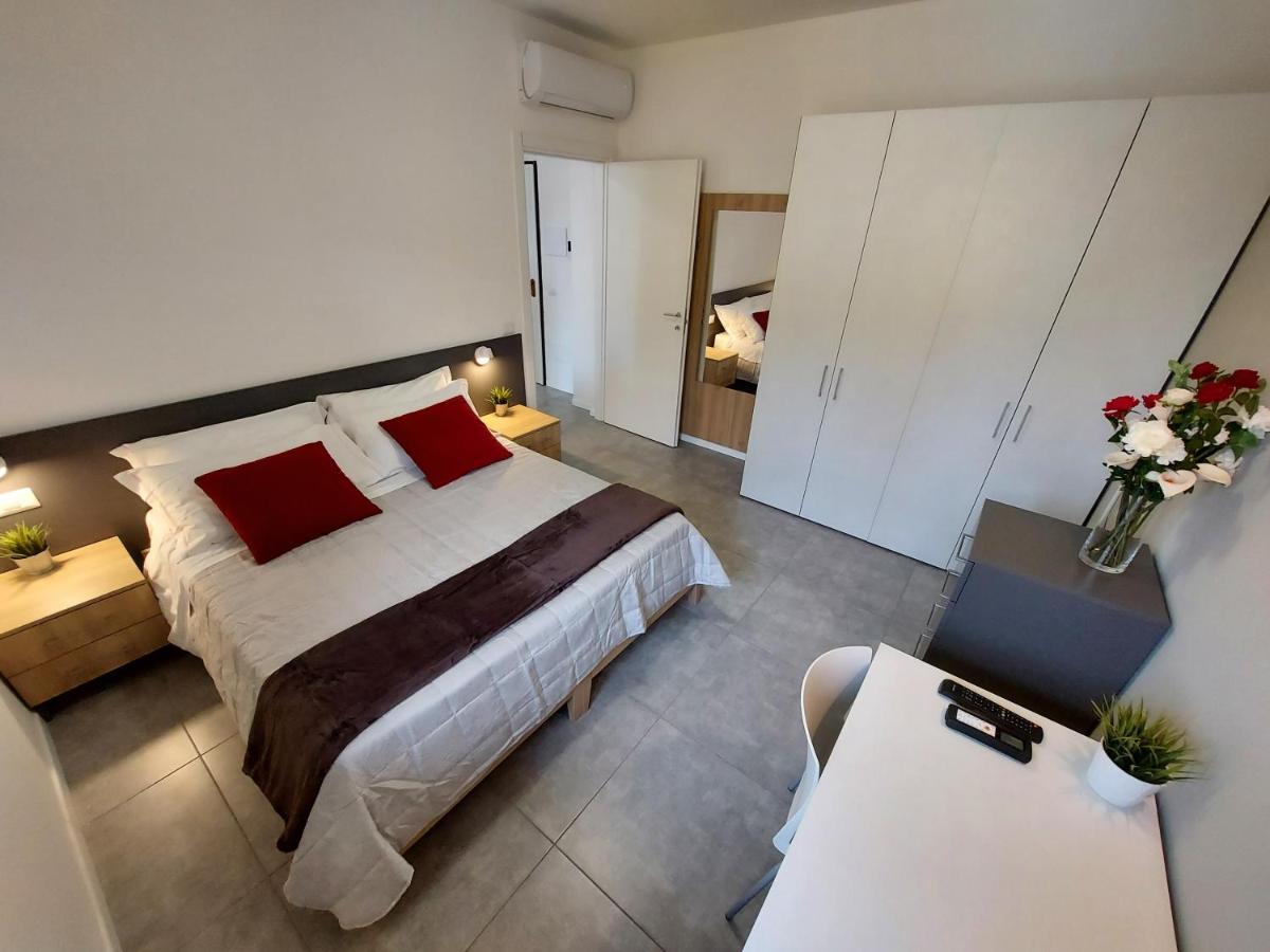Residenza Delizia Camere & Appartamenti "Residenze Del Cuore" Верона Экстерьер фото