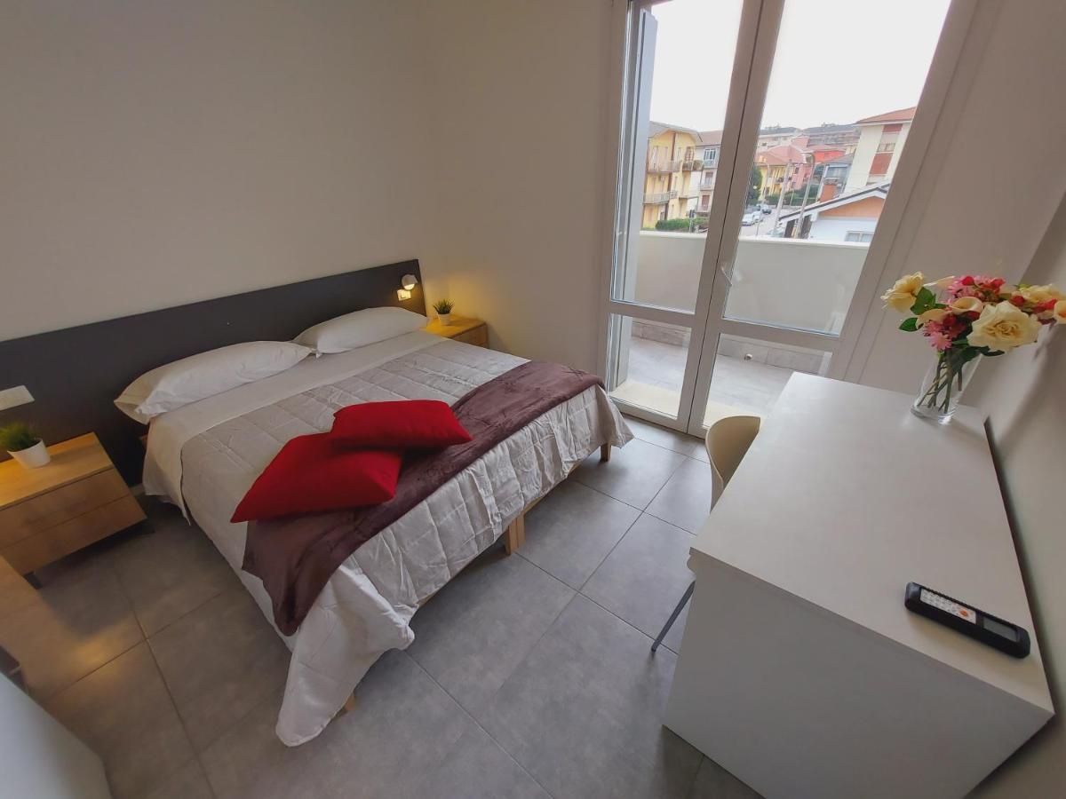 Residenza Delizia Camere & Appartamenti "Residenze Del Cuore" Верона Экстерьер фото