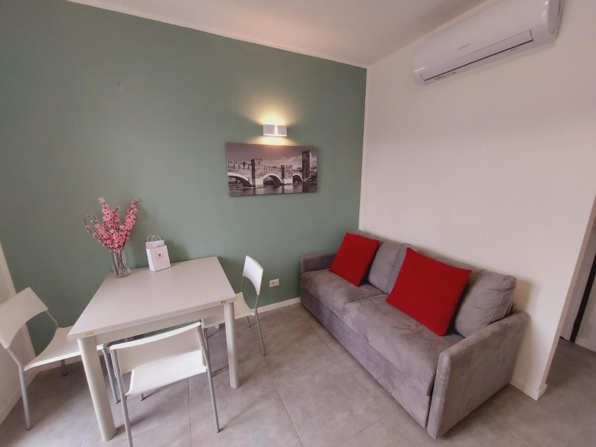 Residenza Delizia Camere & Appartamenti "Residenze Del Cuore" Верона Экстерьер фото