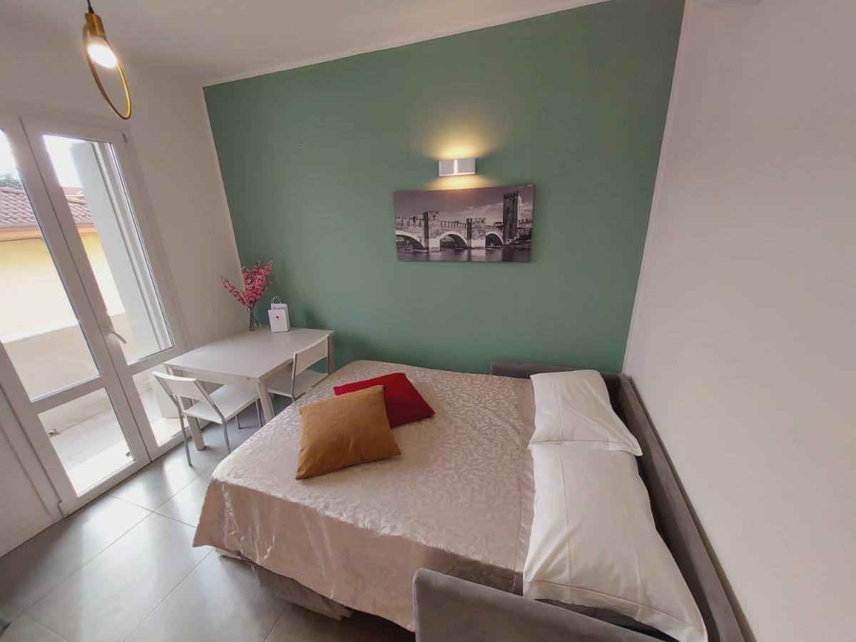 Residenza Delizia Camere & Appartamenti "Residenze Del Cuore" Верона Экстерьер фото