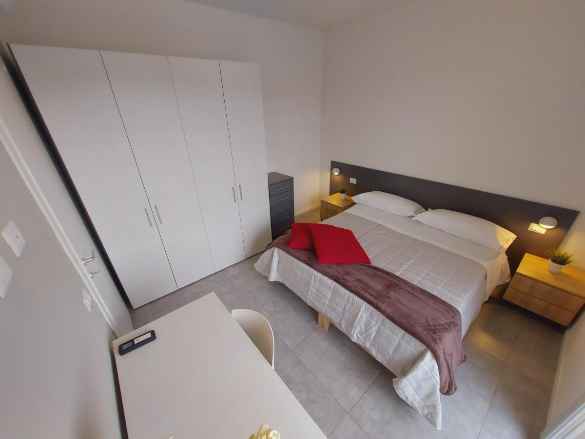 Residenza Delizia Camere & Appartamenti "Residenze Del Cuore" Верона Экстерьер фото