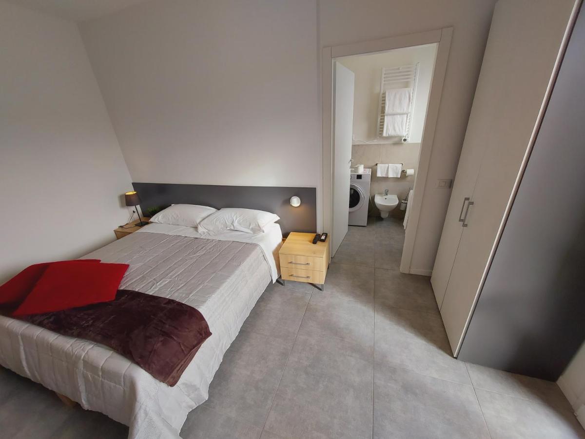Residenza Delizia Camere & Appartamenti "Residenze Del Cuore" Верона Экстерьер фото