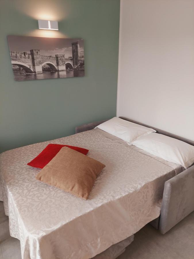 Residenza Delizia Camere & Appartamenti "Residenze Del Cuore" Верона Экстерьер фото