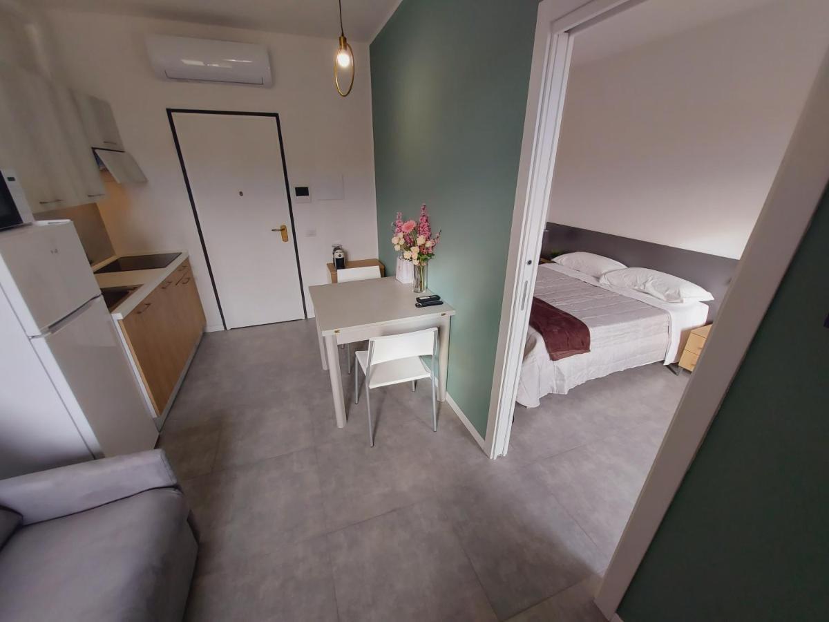 Residenza Delizia Camere & Appartamenti "Residenze Del Cuore" Верона Экстерьер фото