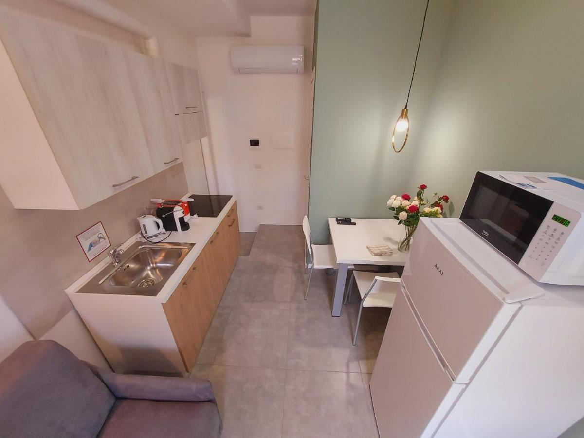 Residenza Delizia Camere & Appartamenti "Residenze Del Cuore" Верона Экстерьер фото
