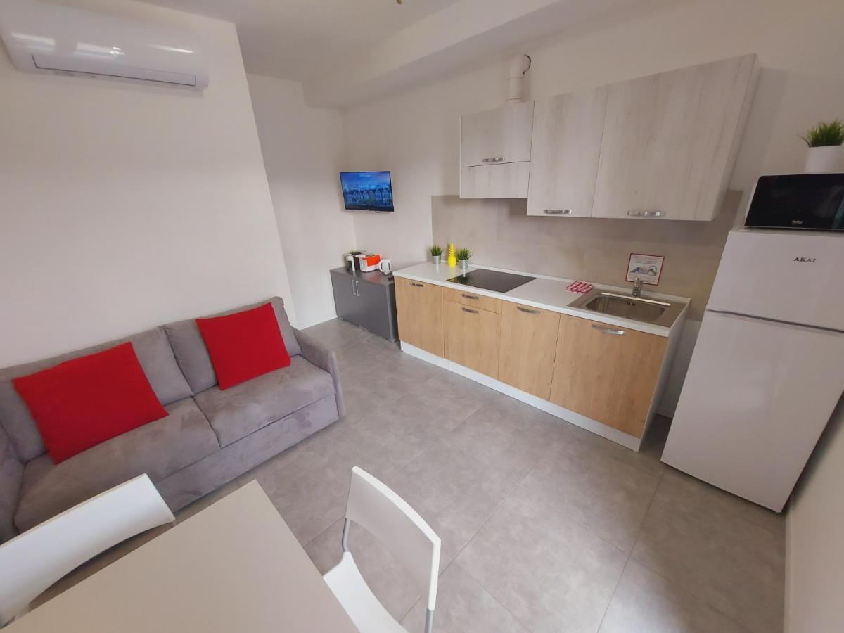 Residenza Delizia Camere & Appartamenti "Residenze Del Cuore" Верона Экстерьер фото