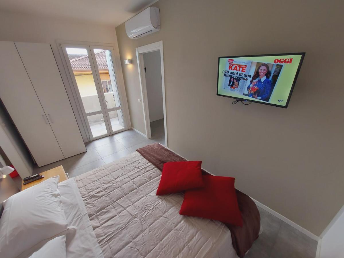 Residenza Delizia Camere & Appartamenti "Residenze Del Cuore" Верона Экстерьер фото