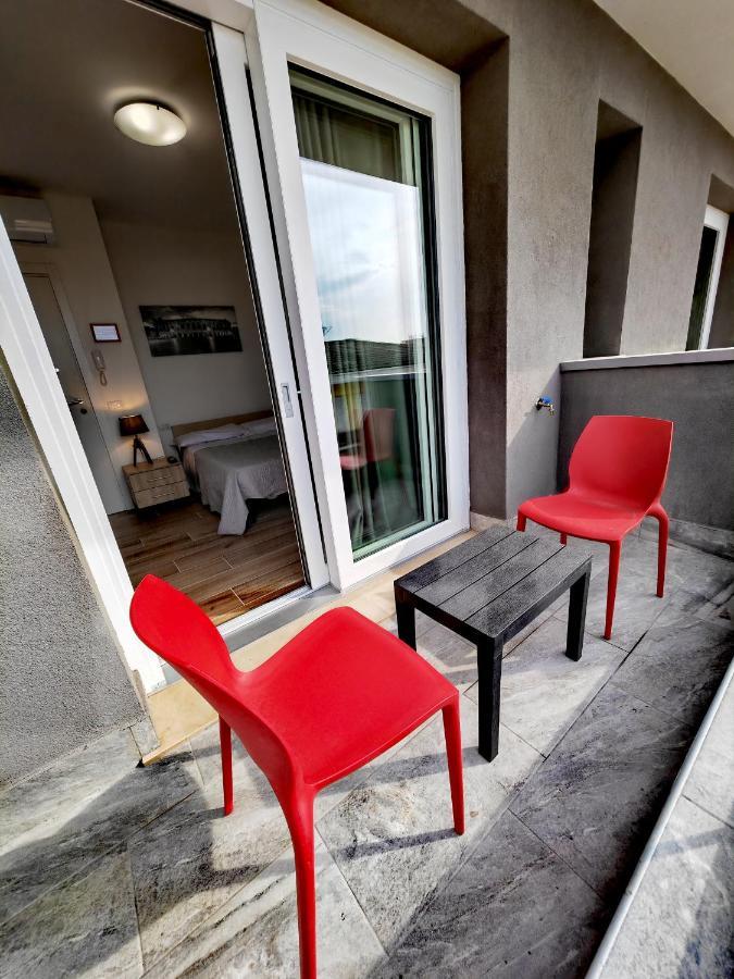Residenza Delizia Camere & Appartamenti "Residenze Del Cuore" Верона Экстерьер фото